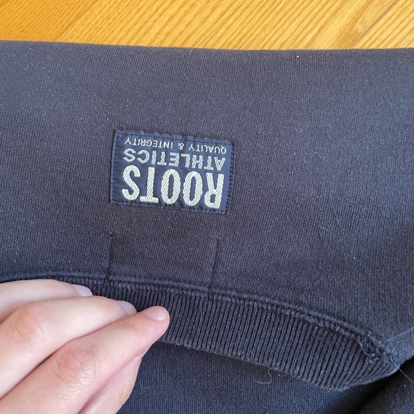 Vintage Roots Canada Sweatshirt - Picture 4 of 8